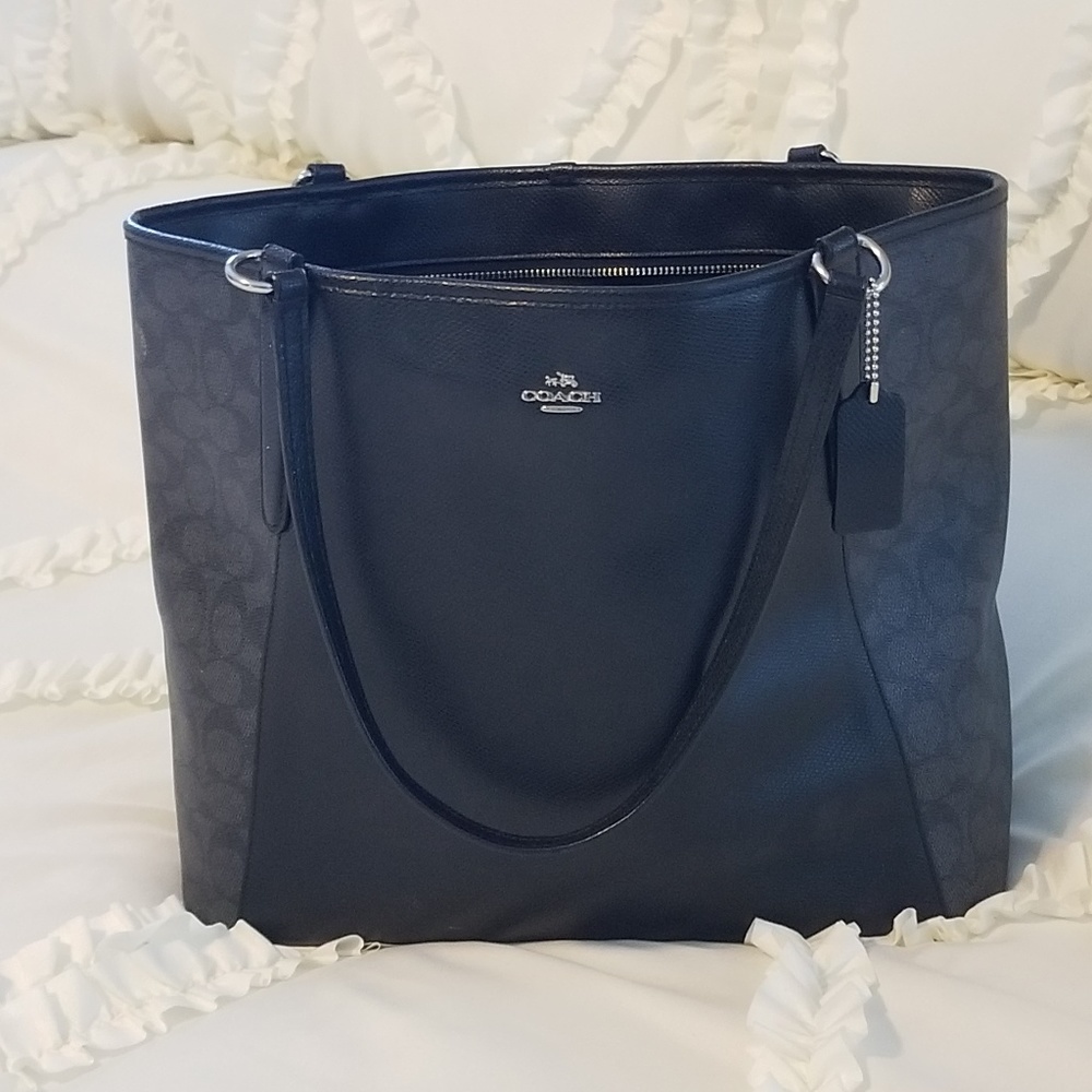 Coach Bailey Tote Zip Top in Saffiano Leather